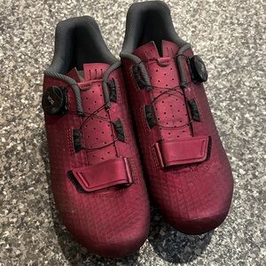 Giro Burgundy and Gray Cycling Shoe with BOA Dial women size 41